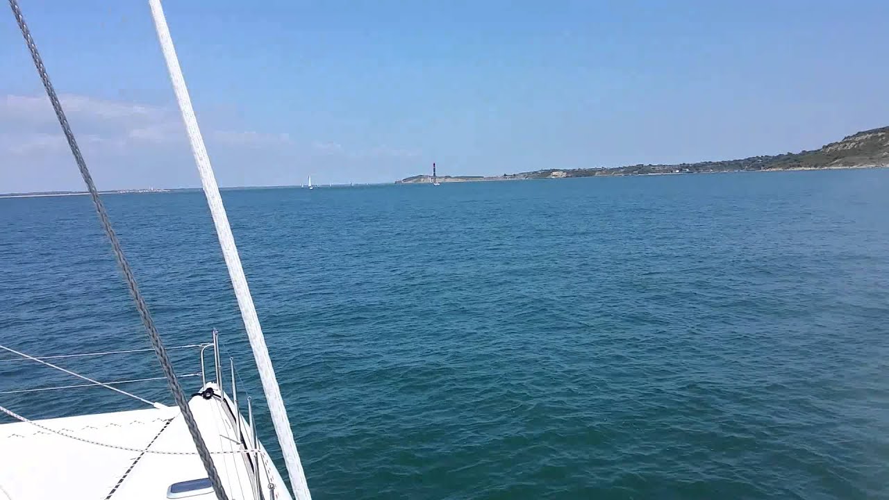 Broadblue Rapier 400 - sailing with A sail Video