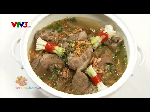 Giò heo hầm dưa gang muối