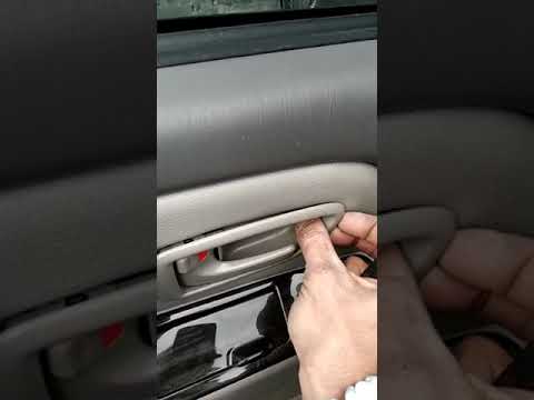 Как правильно снимать ручку двери Toyota Sequoia 1st Generation