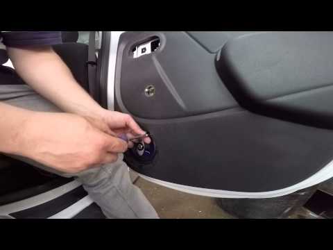 Renault Duster disassembly door (disassembly of Renault Duster doors)
