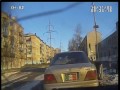 в этом видео запись с их регистратора, по которой видно, что в нашем городе они на столько обнаглели, что вполне позволяют себе нарушать правила. Если присмотреться внимательно, можно убедиться, что подсветка на машине горит. при въезде во двор. Таким обр