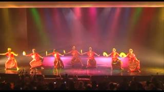 Indonesian Dance - Tari Pakarena (Sulawesi Selatan) by Nartana Buddhaya FIB-UI