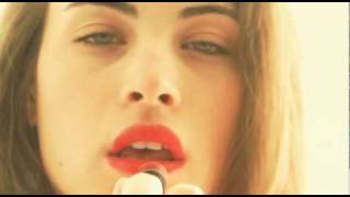APDW vs Tim Deluxe Feat Sam Obernik - Just won't do (Official Video)