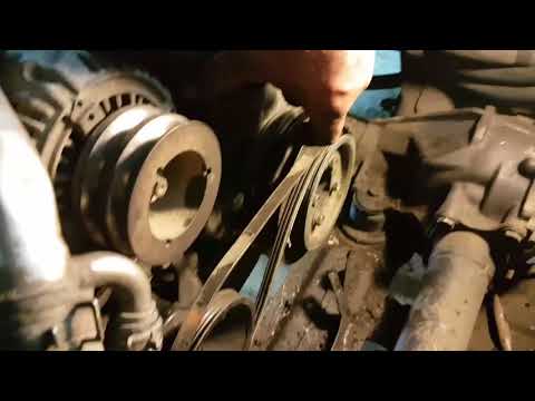How to tighten the crankshaft pulley in 5 minutes on a car without problems and unscrew it as well