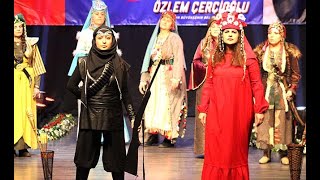 Kahraman Türk Kadınları Defilesi'nde Çorum kıyafetleri