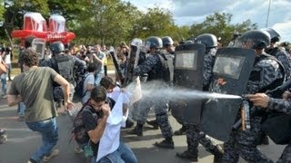 Pancadaria no jogo do Brasil