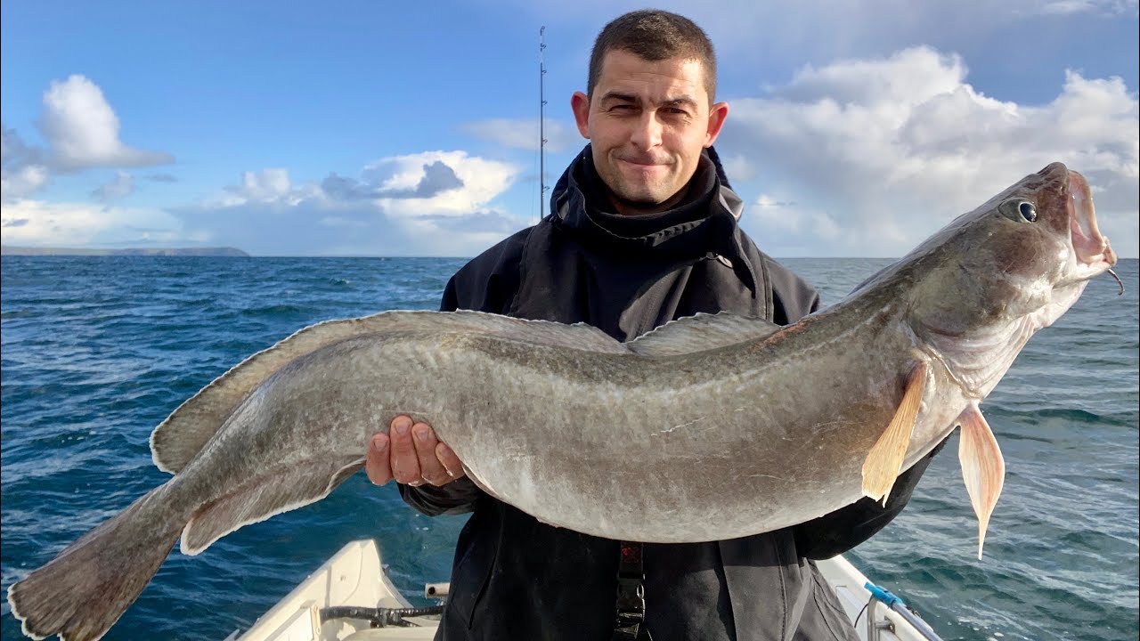 Winter Wreck Fishing in BAD Weather 2021 - The Fish Locker