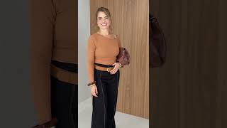 Vídeo adicional 7 do item Calça Evelyn Dominique - Preta Reta com Pesponto Marrom | Elegante e Atemporal