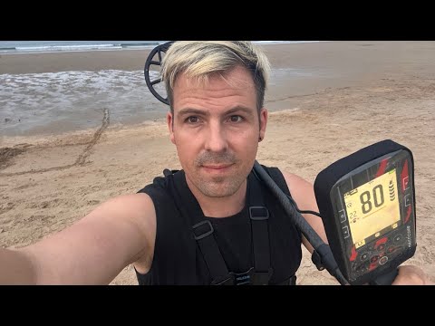 Detección metálica en playa con detector de metales Minelab Manticore - Tesoros enterrados