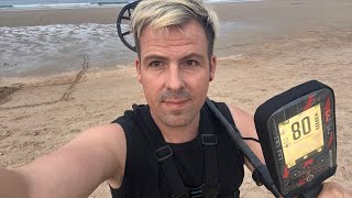 Detección metálica en playa con detector de metales Minelab Manticore - Tesoros enterrados