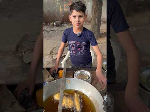 Cute boy selling streetfood in 🇮🇳 #greatindianthali #food #specialthali #specialfood #foodie