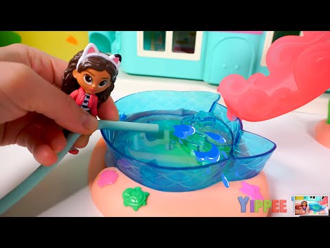 Peppa Pig’s Pool Party at Gabby’s Dollhouse! 🏊‍♀️🎉 | Funny Pretend Play with Toys for Kids