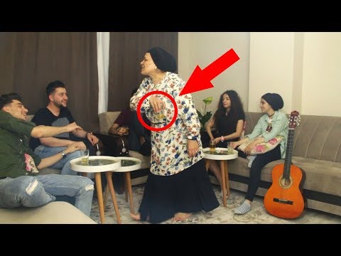 مقلب شرب الكحول مع البنات في امي | 🤛ضربت رفيقي