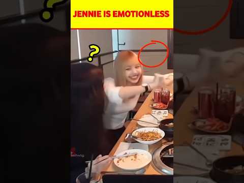 Lisa and Jisoo couldn't continue teasing when they saw Jennie's expression 😂😅 #blackpink #rosé