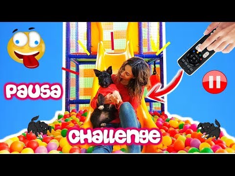 PAUSE CHALLENGE EN EL PARQUE INFANTIL! Retos Lana en la Piscina de Bolas