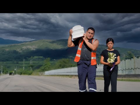 Padre fue a sepultar a su bebé con ropa de trabajo porque su jefe no le dio permiso 😭