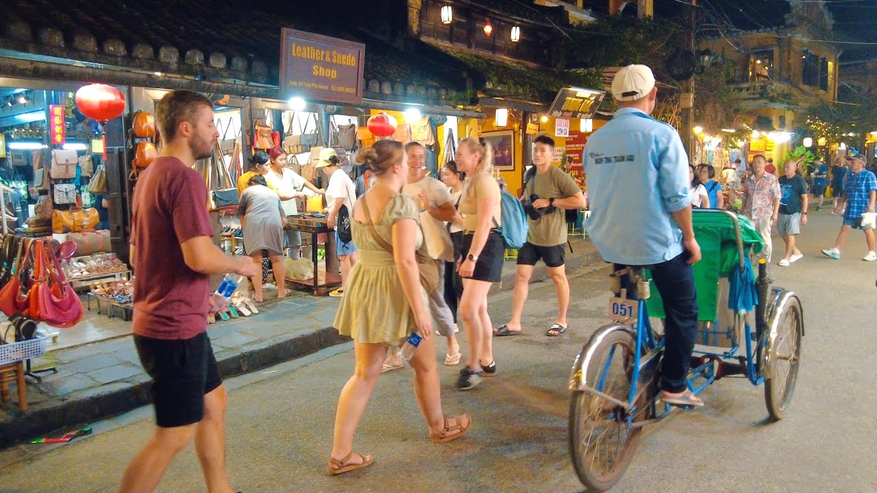 Hoi An at Night 🇻🇳 – Amazing Nightlife in Vietnam