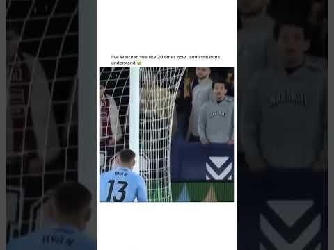 How did the ball went inside🤔? #amazinggoals #nicowilliams #footballshorts #shorts