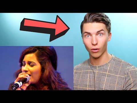 VOCAL COACH Justin Reacts to Shreya Ghoshal - Mere Dholna (live)