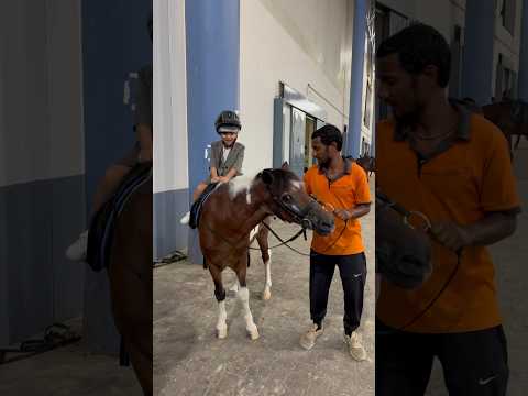 ايلان يركب حصان صغير 🐎 #ايلان #kid #funny #babyvideos وصار يبكي  ..