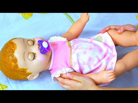 Polina pretend play mom with funny baby doll