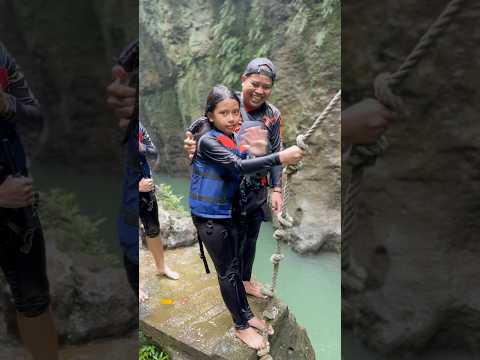 ANAK KECIL PEMBERANI GELANTUNGAN TARZAN