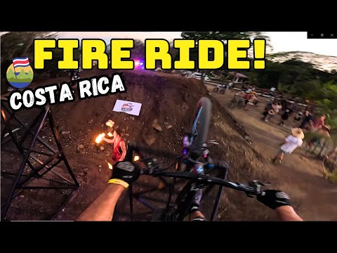 Saltando sobre FUEGO en Costa Rica | Fireride Festival 2024 MTB Santiago De Avila