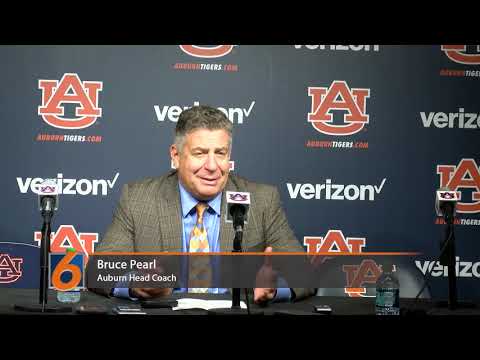 Bruce Pearl Press Conference Lincoln Memorial