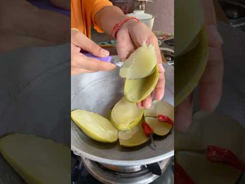 Mummy ke Gaaaliii😭#shorts #ytshorts #oyeitsneha #viralshorts #cooking #aampanna #summerdrink
