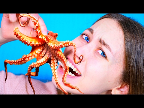 Обычная Еда против Мармелада! ЭТО ОЧЕНЬ ЖУТКО! Real Food vs Gummy Food