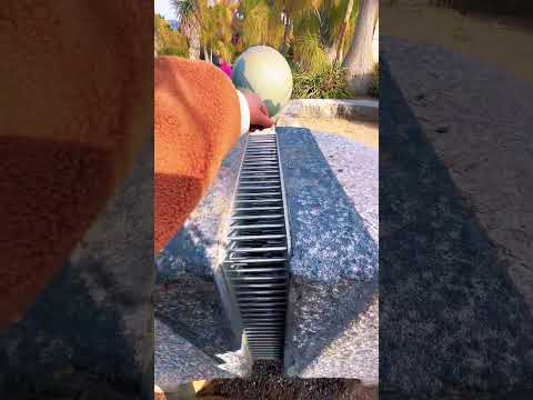 cô gái thử âm thanh khối đá kỳ lạ 😱