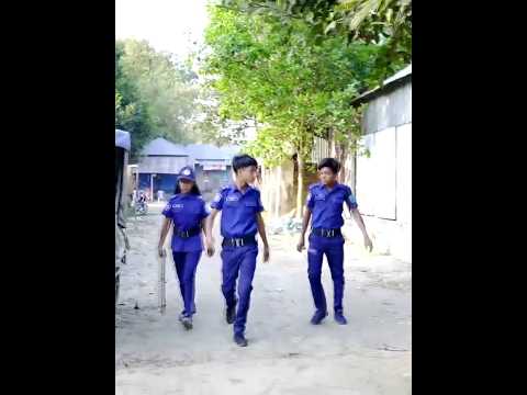 জেলখানাতে যাইয়া দেখি পুলিশ পাগল--