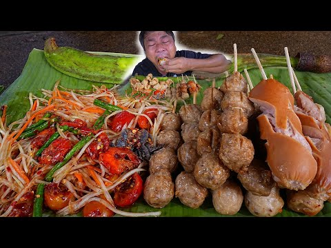 ส้มตำกุ้งแห้งปูปลาร้าลูกชิ้นเอ็นหมูเนื้อลำเข้ากั๋นแต๊ๆครับ31