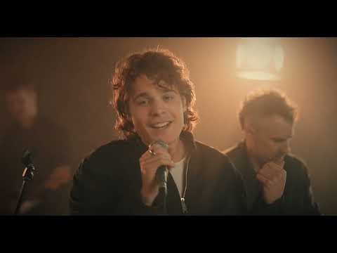 Max McNown - Better Me For You (Brown Eyes) | Kelly Clarkson Show Exclusive Performance