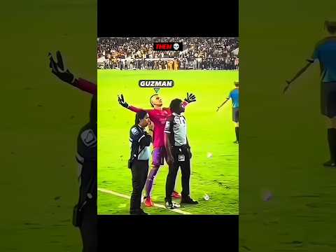 Football Fan's Throwing Bottles 🥶: OTHER🤕 🆚 THEM💀