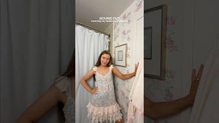 Removing the bathroom wallpaper🫣| #wallpaperremoval #peelandstickwallpaper #movingout