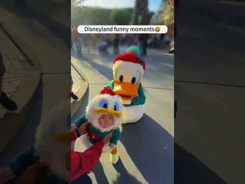 Disneyland funny moments#funnyvideo #disney #disneyland