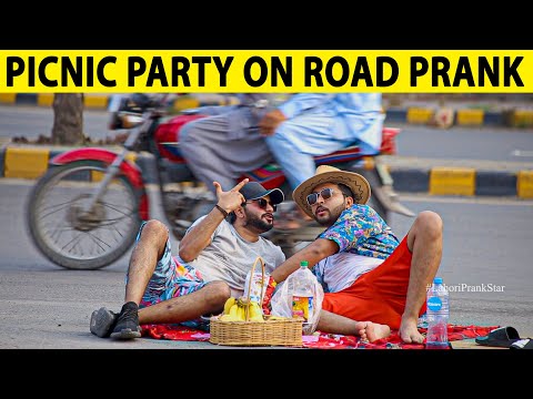 Picnic Party on Roadside Prank in Pakistan - Lahori PrankStar