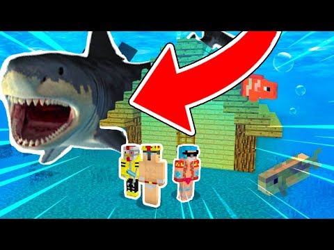 ELTROLLINO SALVA MI CASA ACUÁTICA DE UN MEGALODÓN GIGANTE EN MINECRAFT 😱 MINECRAFT ROLEPLAY