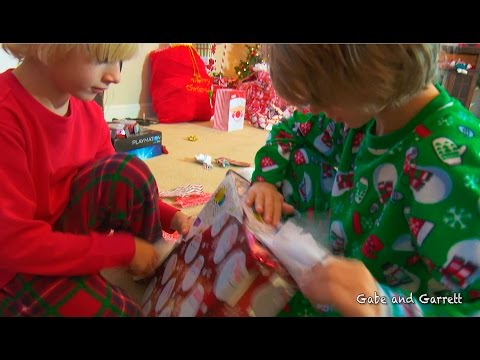 Christmas Morning 2015 - Opening Presents! | Gabe and Garrett