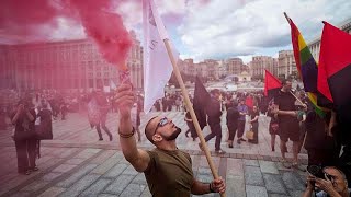 Cerimonia a Kyiv in onore dell'artista ucciso al fronte