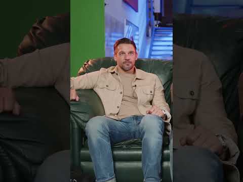 Спец по оружию оценивает перестрелку в боевике! #кино #боевики