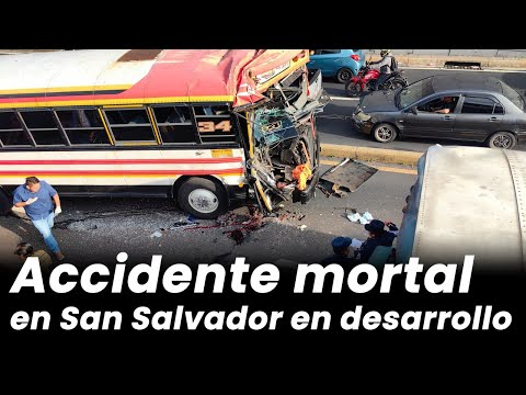 Accidente de tránsito mortal entre dos autobuses del transporte colectivo sobre el bulevar Venezuela