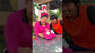 แกะของขวัญวันเกิดกันค่าา 
