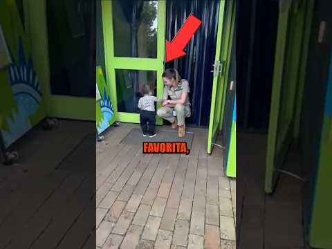 Ella Fingió Irse… Y Luego Corrió Dentro de la Tienda de Juguetes 😈🧸