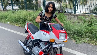 Girl riding Rxz gone wrong 👧😌 making people smile 😍