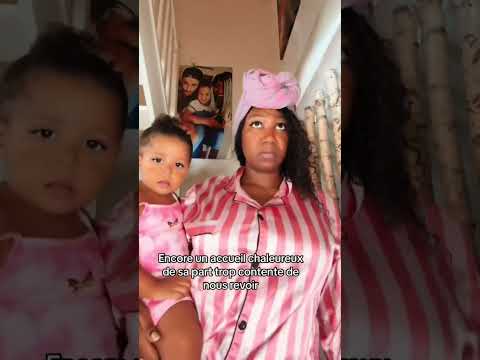 On ramène le petit déjeuner et un cadeau pour qu’elle nous Coiff #coiffure #familyfun #viral #fypシ