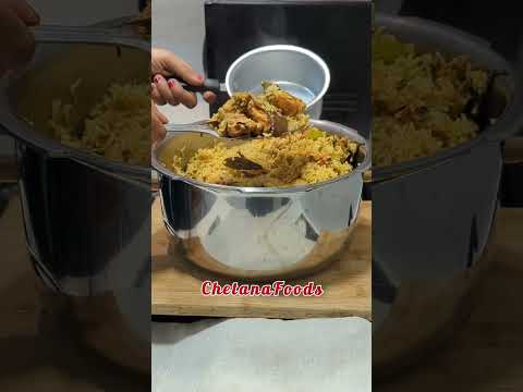 ఆంధ్రా చికెన్ బిర్యానీ🤤 ఎవరికి ఇష్టం?🤔 Most Simple Chicken Biryani in Cooker | Andhra Style #shorts