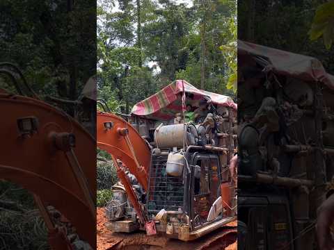 Dua yunit alat berat berangkat lagi ke lokasi tambang emas