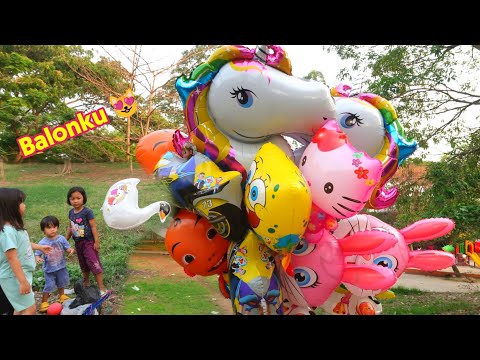 ADEK LUCU BELI BANYAK BALON KARAKTER BEBEK UPIN IPIN HELLO KITTY - VLOG CINTA